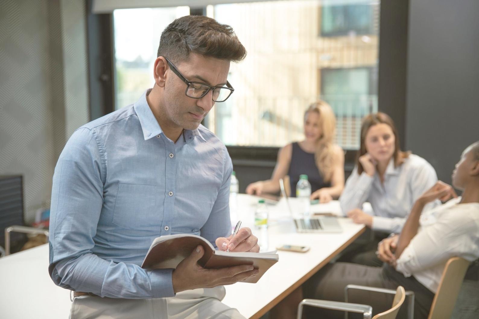 Interactive financial analysis workshop session